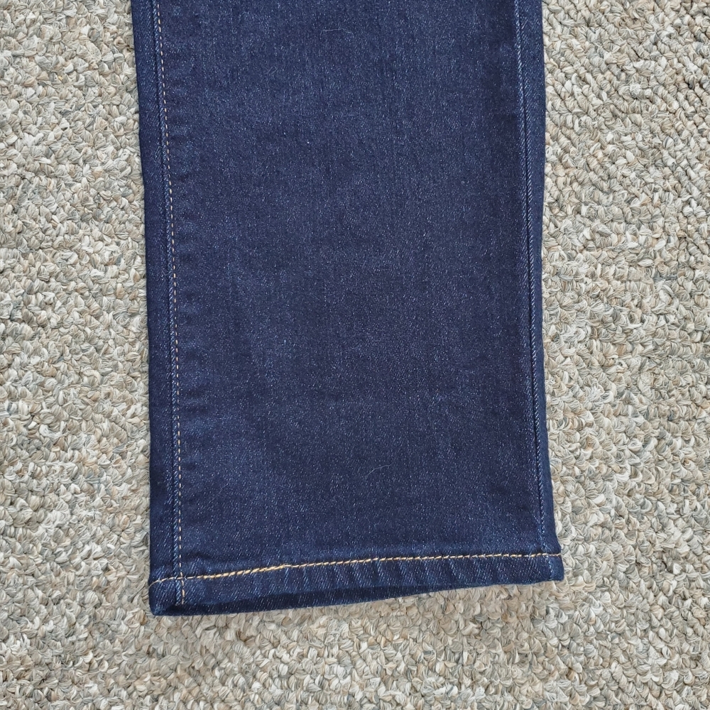 NWOT Levi's 28 Modern Contemporary Minimalist Mid Rise Shaping Slim Jeans - Picture 9 of 16